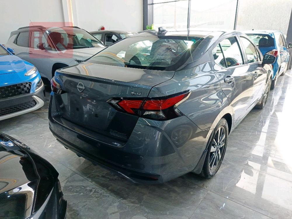 نيسان فيرسا